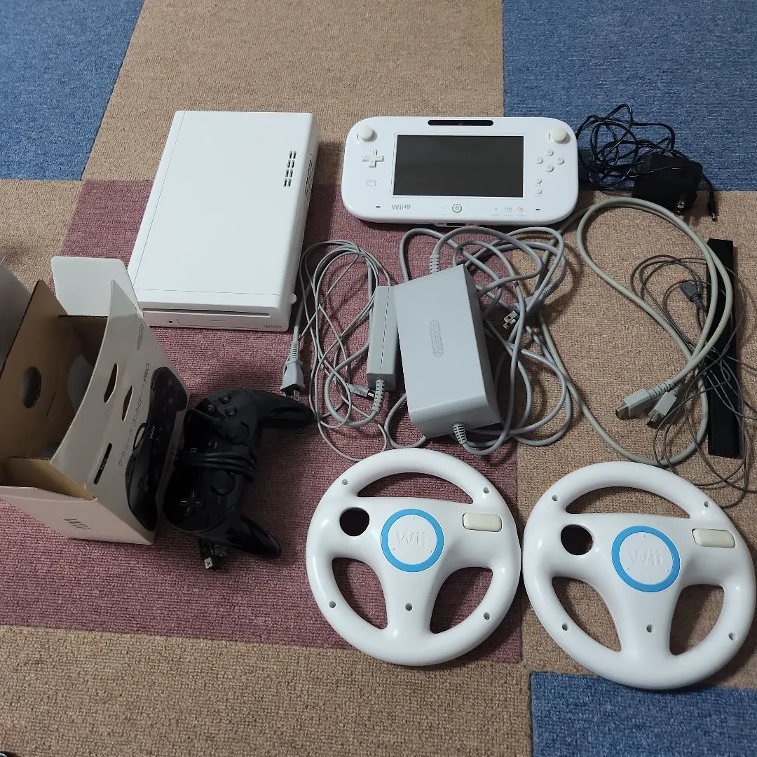 任天堂 Wii U 主機 + Wii 主機 + 配件 的縮圖