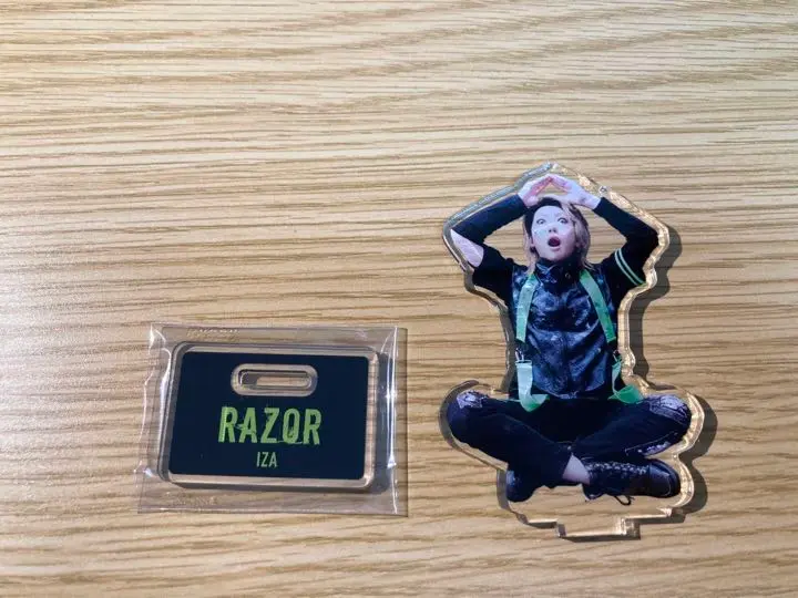 2025年最新】razor izaの人気アイテム - メルカリ