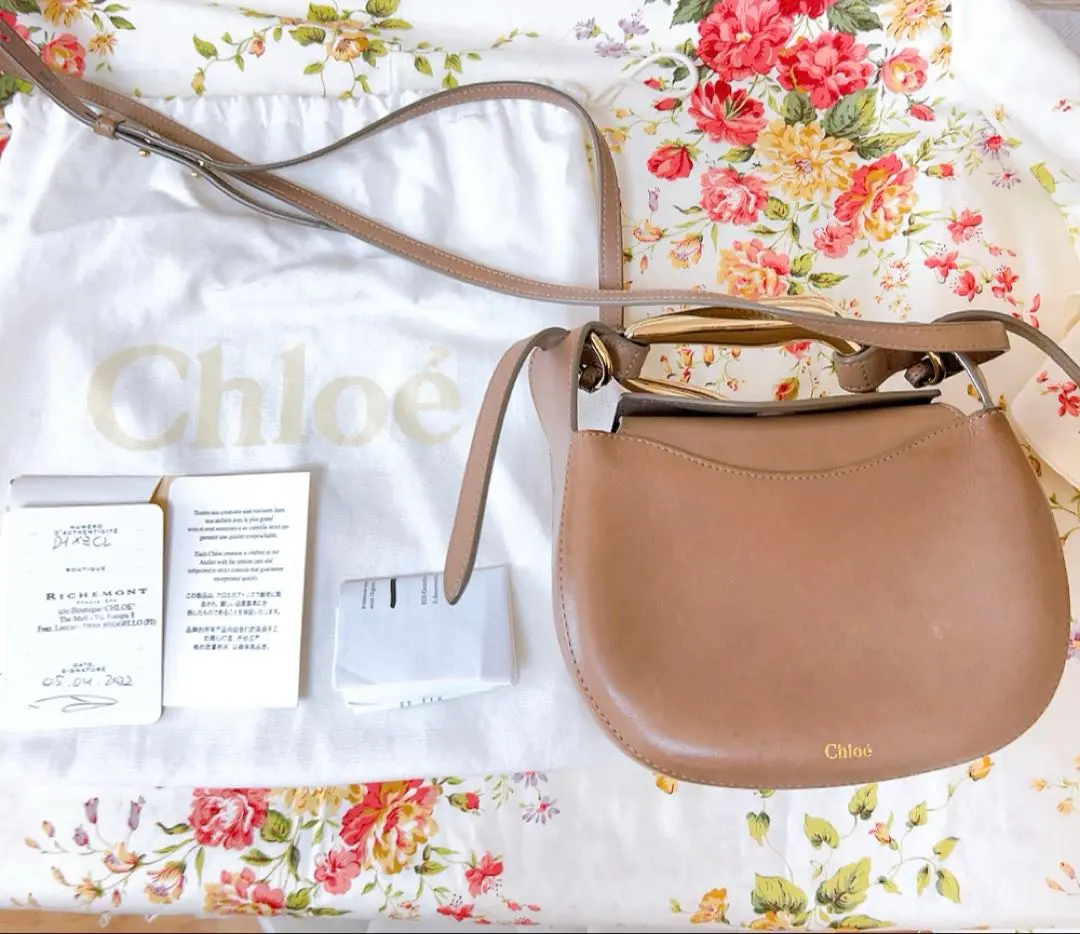 蔻依 Kiss 小型手袋 灰色 的縮圖