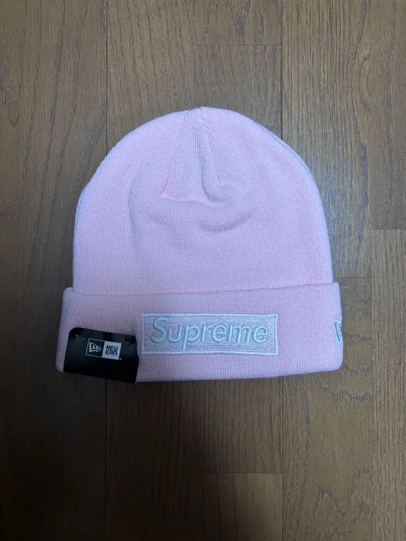 Supreme New Era Box Logo Beanie ピンク Supreme x New Era® Box Logo Beanie | Pink | FARFETCH CA