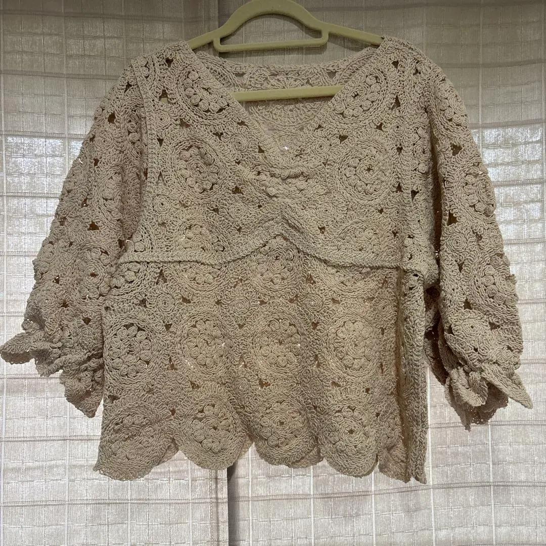 Thumbnail of Trendy now ✨ Ivory flower motif five-sleeve crochet knit top