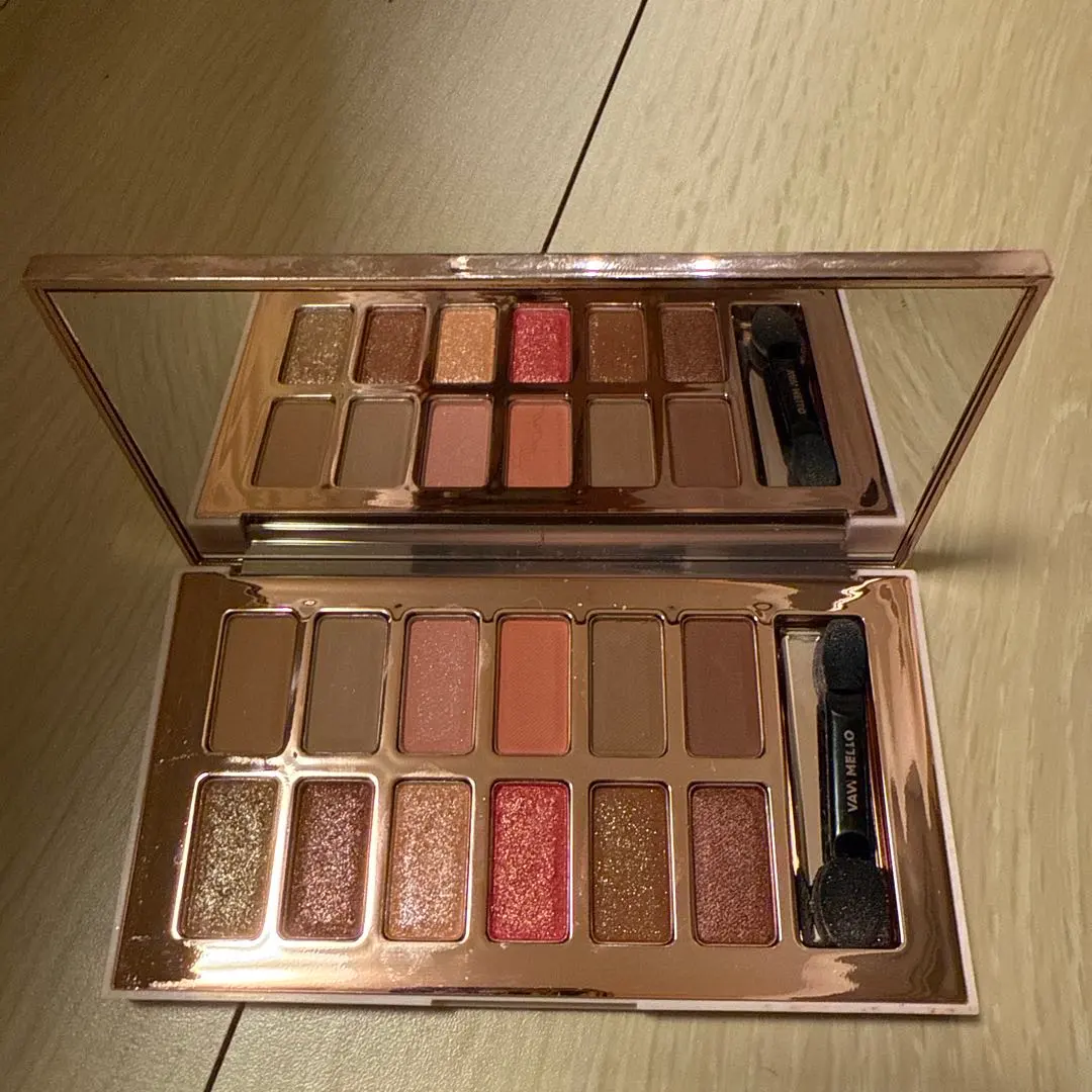 Thumbnail of VAVI MELLO Eyeshadow Palette
