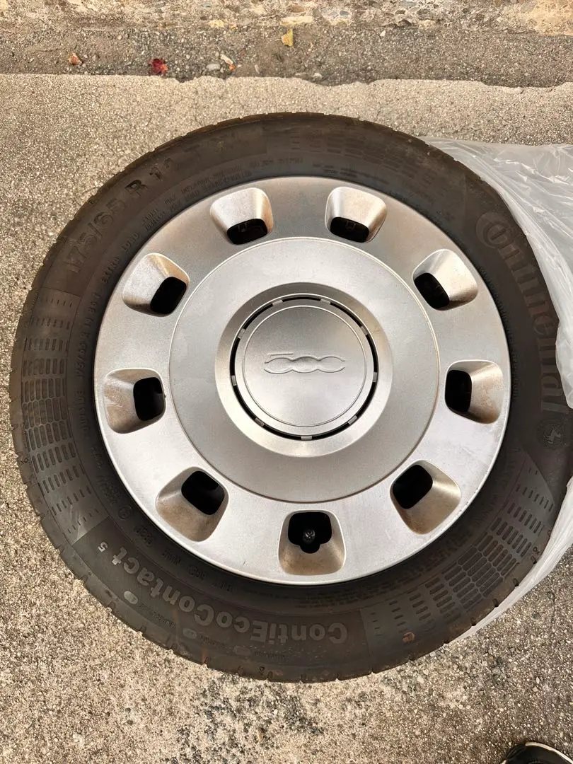 フィアット500 GOOD YEAR 純正スチール 175/65R14 825 フィアット500 GOOD YEAR 純正スチール 175/65R14 825