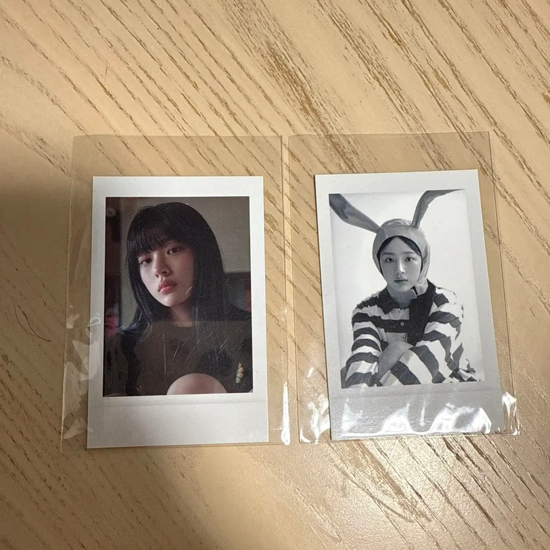 Thumbnail of Minji NewJeans Supernatural Polaroid trading card set