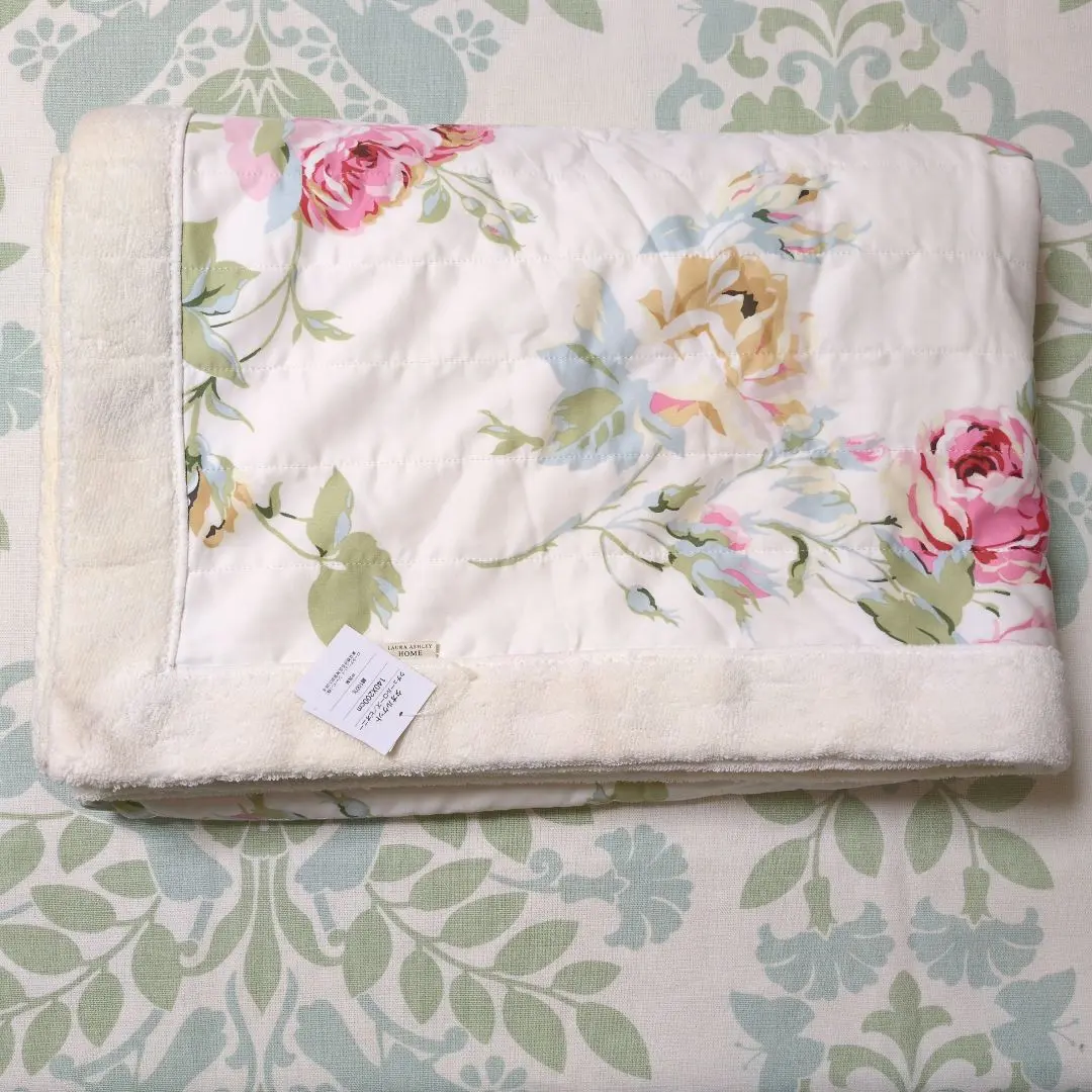 ゆか⭐️LAURA ASHLEY  タオルケット　シングル ローラ アシュレイ LAURA ASHLEY ジョゼッテ柄 タオルケット