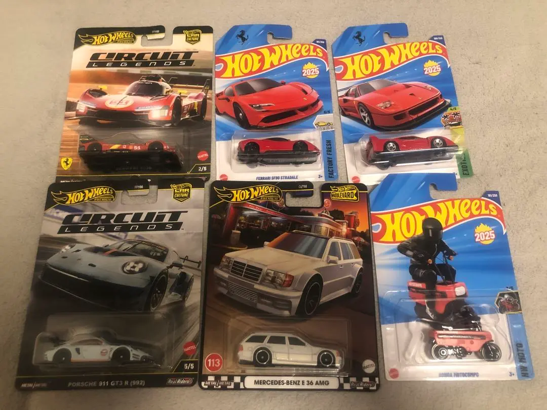 Thumbnail of Hot Wheels miniature car set 2025