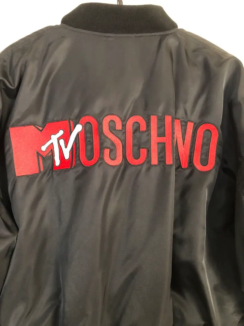 MOSCHINO ロゴ＆プリント ダウンジャケット 送料関税込 Moschino(モスキーノ) ダウンジャケット・コート(レディース