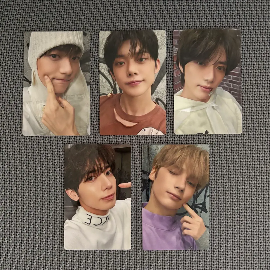Thumbnail of TXT Pledge Trading Card 5-Piece Set