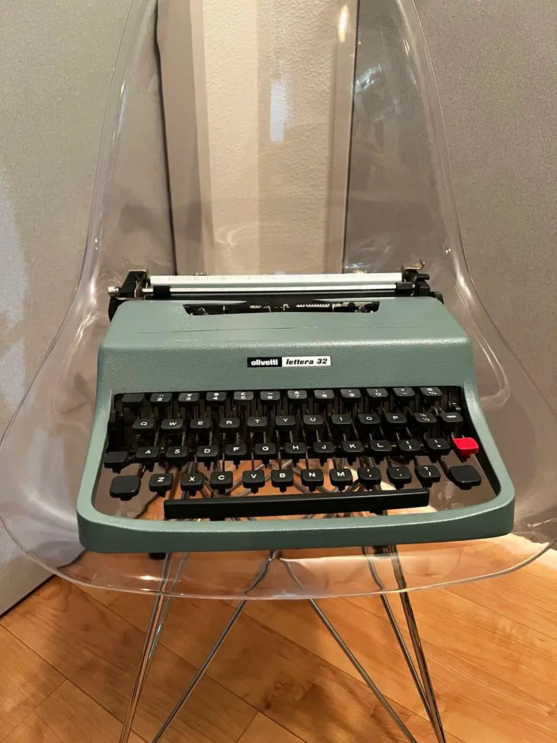 タイプライター　Olivetti lettera 32 OLIVETTI Lettera 32 タイプライター – zakka store towi