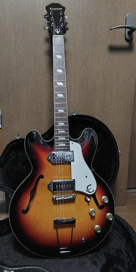 美品★ハードケース付★Epiphone CASINOエピフォンカジノ ピアレス製 2025年最新】Epiphone casino ピアレスの人気アイテム - メルカリ
