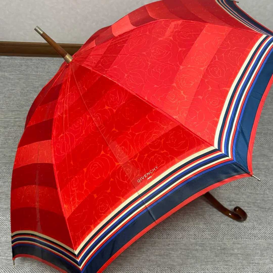 【新品】GIVENCHYジバンシー　晴雨兼用 長傘 2段式 雨傘 日傘　遮光 GIVENCHY ジバンシイ 日傘 USED品 ロゴ ネイビー 晴雨兼用 遮光