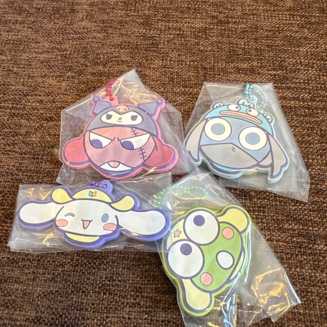 亚克力钥匙扣 四款套装 的縮圖