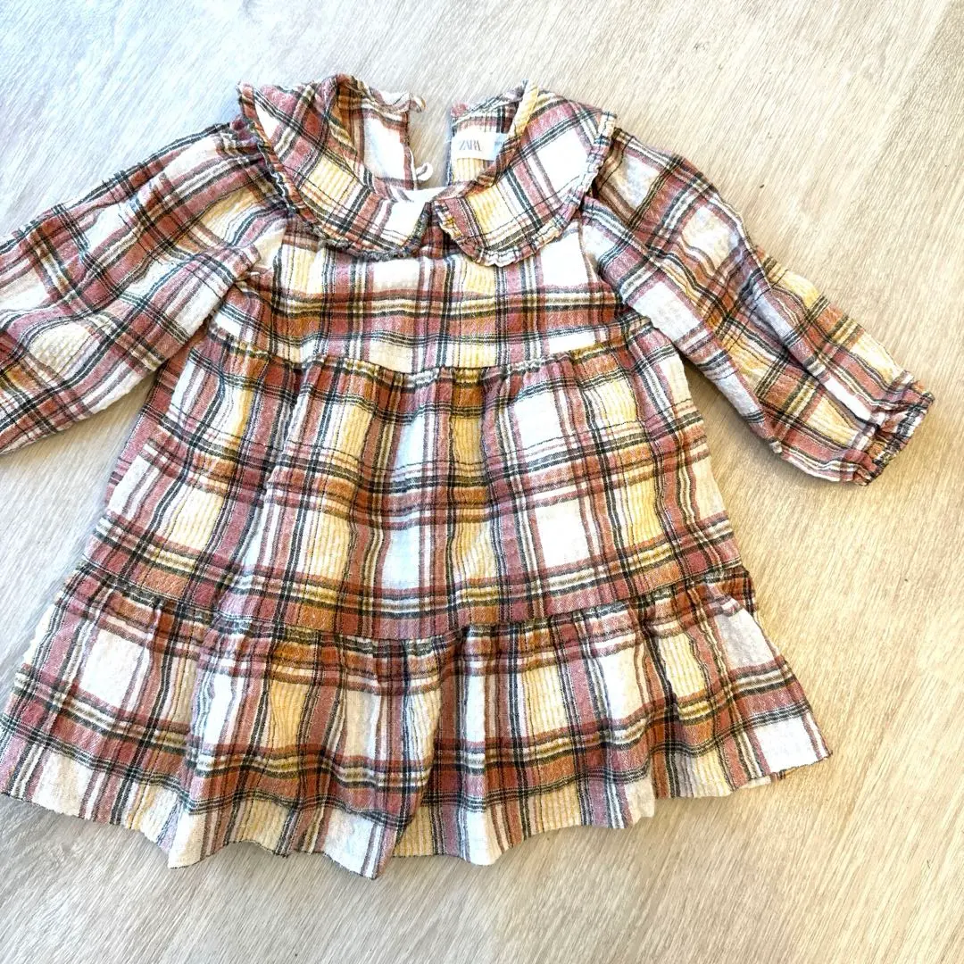 ZARA 全新未使用 86 公分格紋洋裝 荷葉邊 生日襯衫 的縮圖