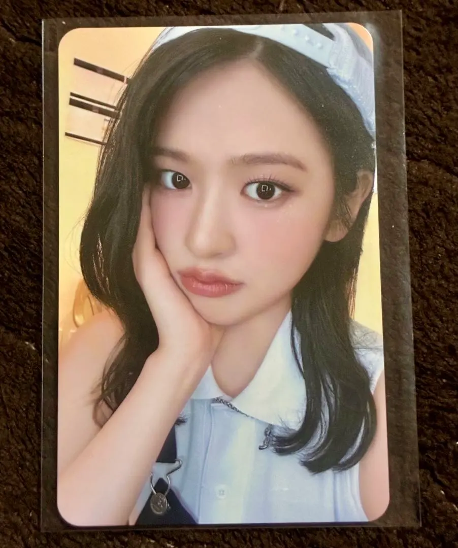 Thumbnail of IVE THE 1ST WORLD TOUR 'SHOW WHAT I HAVE' ENCORE Blu-ray Photocard Yujin
