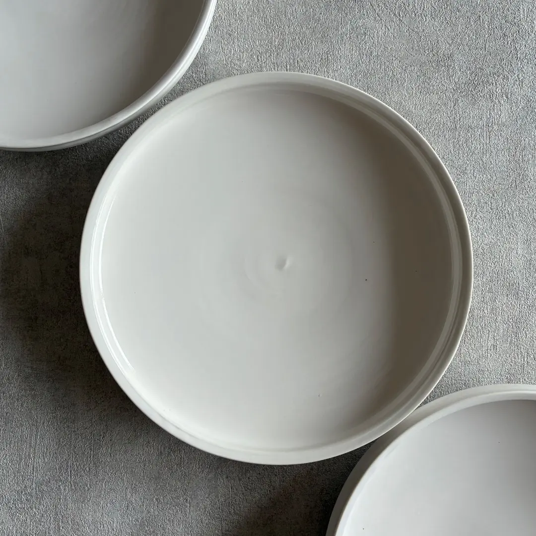 陶芸作家・岡田直人 中皿 19×H3.6cm 3枚 魅力の白磁 gallery-2303okada_00.jpg?v=