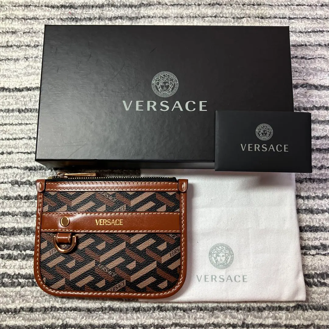 VERSACE ヴェルサーチェ　メデューサロゴ チェーン コインケース ヴェルサーチ VERSACE メデューサ 財布 小銭入れ フラグメント