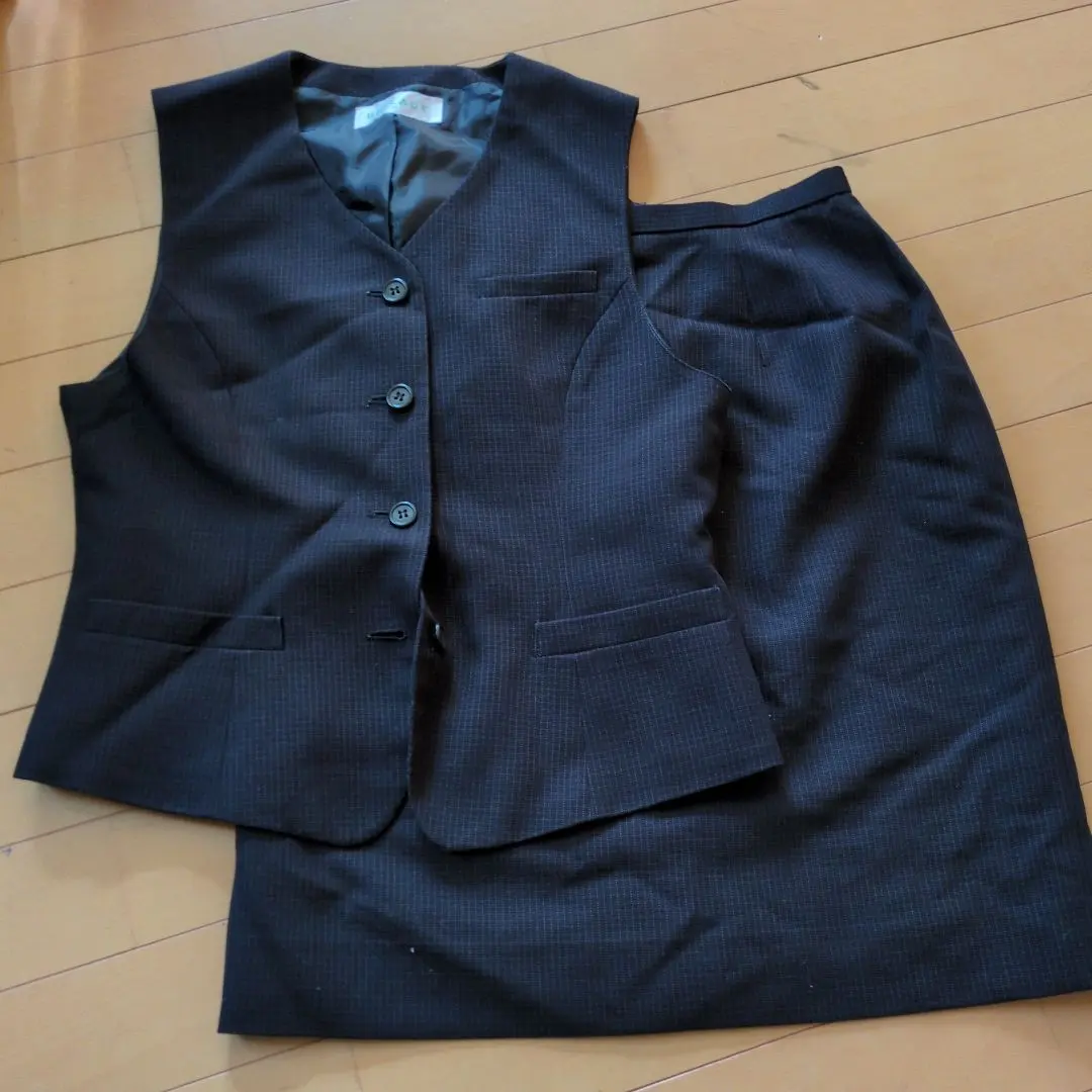 Thumbnail of UNILADY Dark Blue Checkered Skirt Suit 11