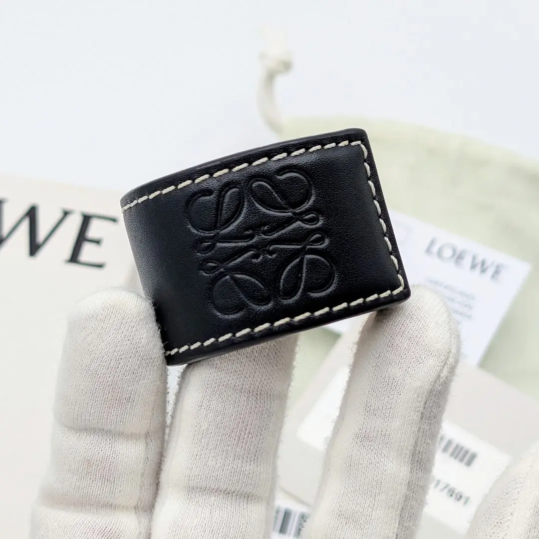 2025年最新】LOEWE カラー：ブラック系 バングル・リストバンド