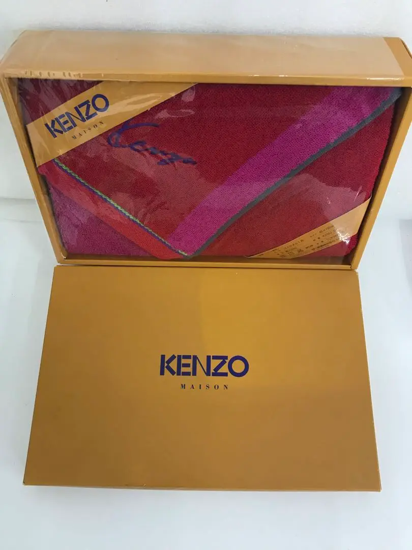 未使用】KENZO バスタオル（ビーチタオル）&カサブランカピンバッジ