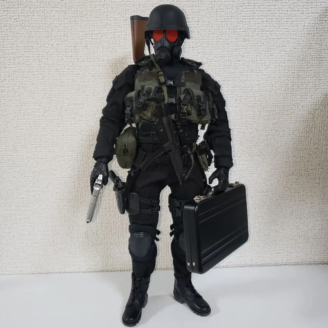 バイオハザードre2 レオン　フィギュア　稼働　1/12スケール　新品未使用 Amazon.co.jp: バイオハザードRE2 RE4 レオン フィギュアセット
