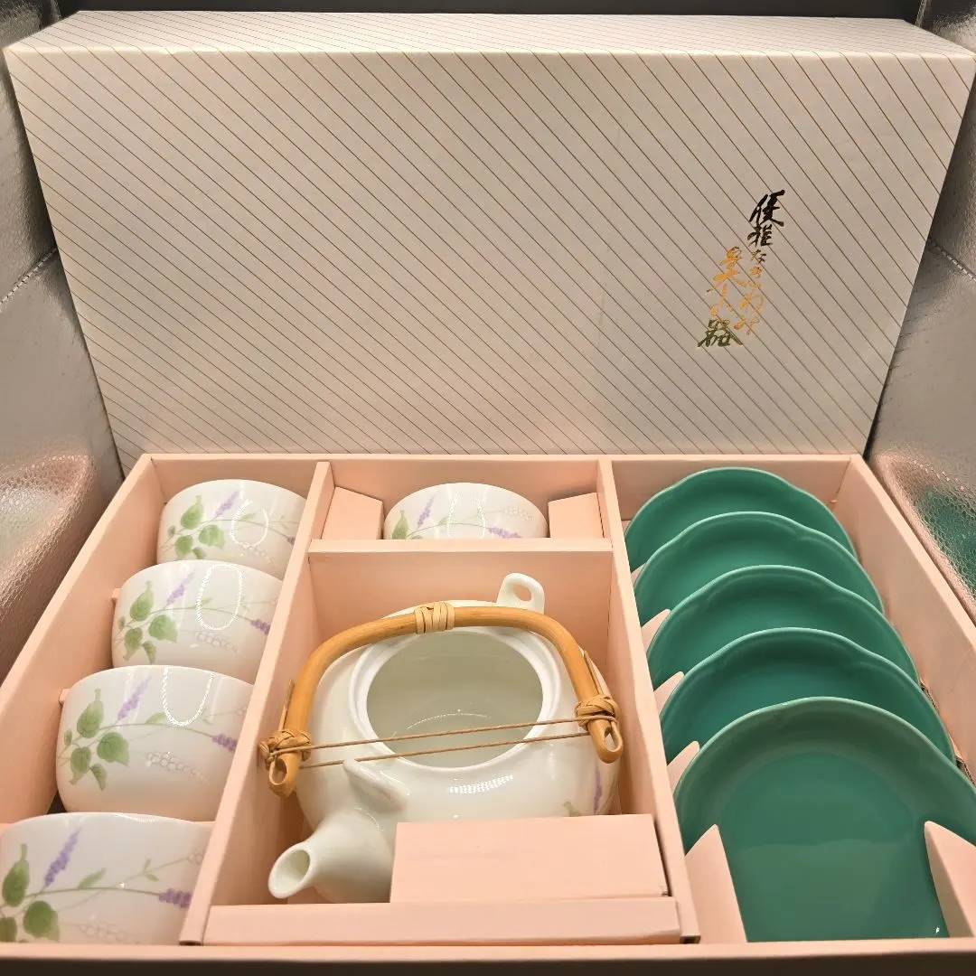 Thumbnail of Unused: Gosan Kiln Teacups (5), Teacups Mats (5), Teapot (1) Tea Set with Tea Table, Tsuyukusa (Dewdrop) Elegant Collection