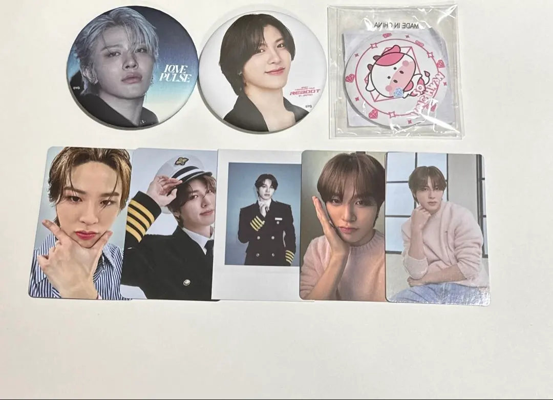 Thumbnail of TREASURE Junghwan Can Badge & Trading Card Set - LOVE PULSE