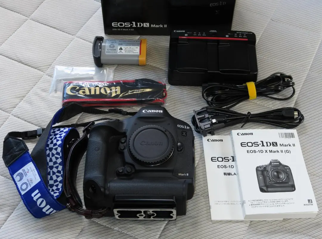 CANON 1DX MARK2 美品（カードリーダー付き） キヤノン Canon EOS-1D X Mark II ボディ EOS-1DXMK2 SDカード