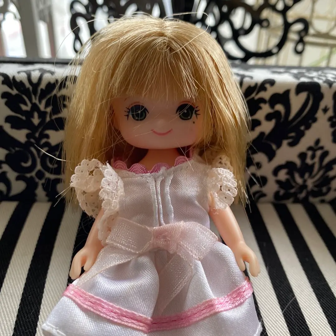 Thumbnail of Rika-chan's little sister, with clothes