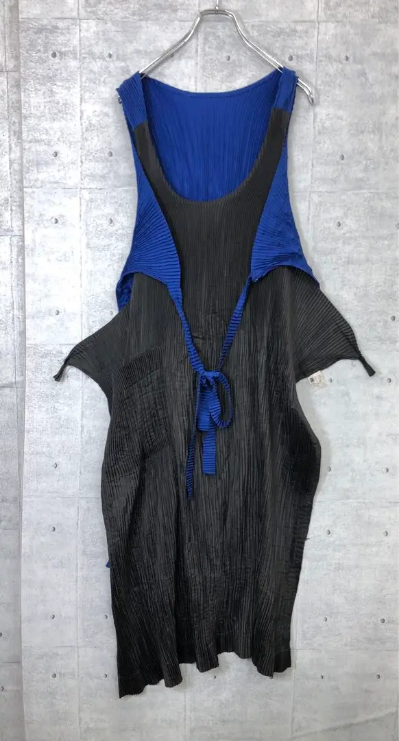 【中古】プリーツプリーズ　エプロンドレス PLEATS PLEASE ISSEY MIYAKEのフリマアイテム一覧