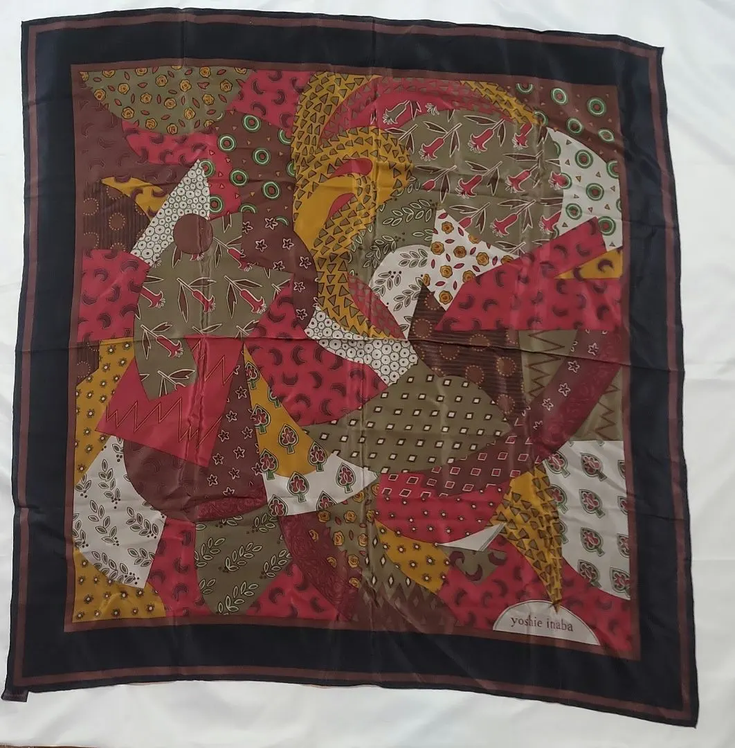 Thumbnail of Yoshie Inaba geometric pattern scarf 85
