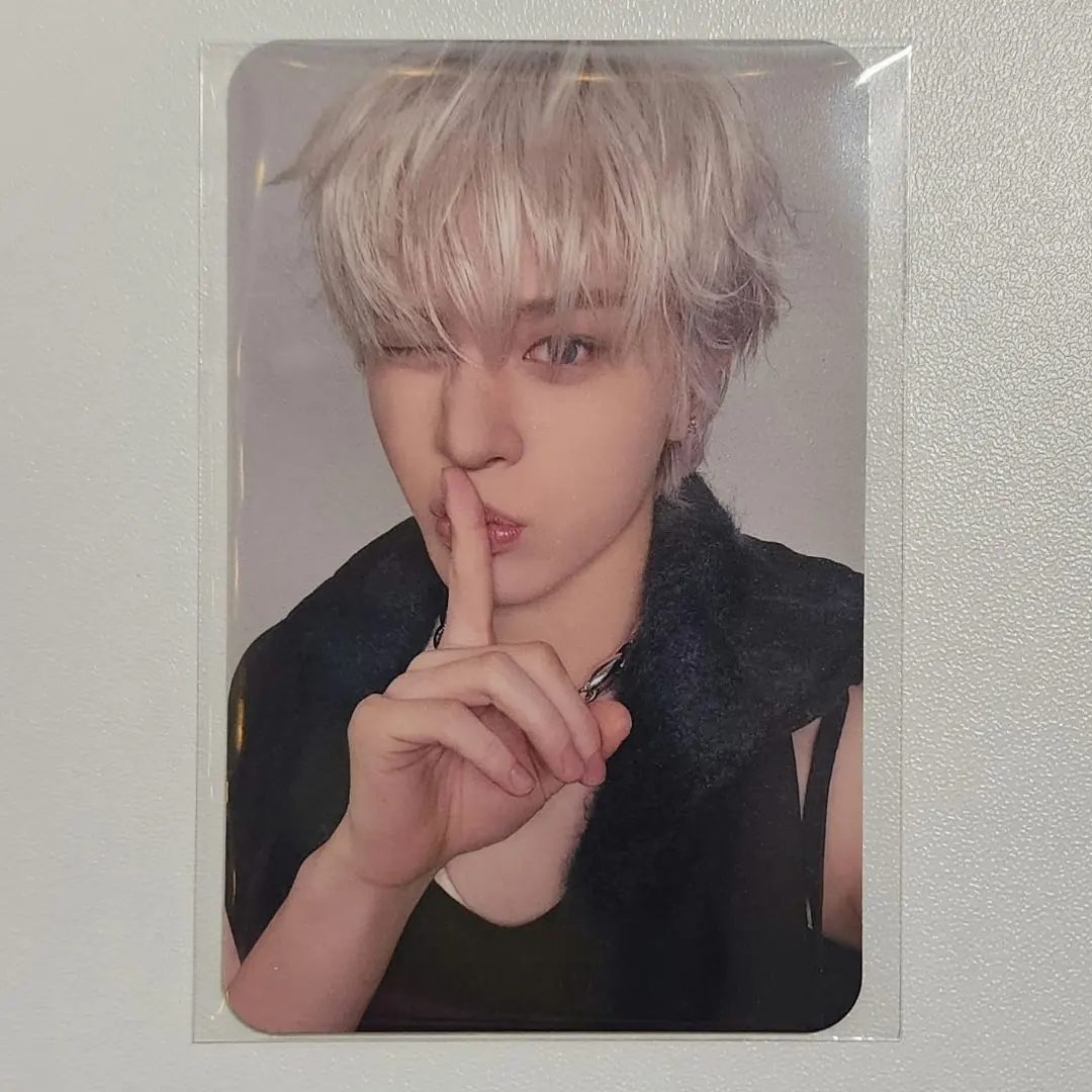 Thumbnail of TREASURE LOVE PULSE mumo benefit photocard Jeonghwan