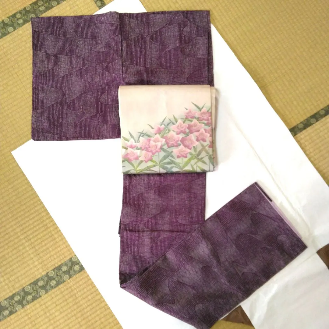 Thumbnail of Unlined kimono, komon (small pattern), with tags