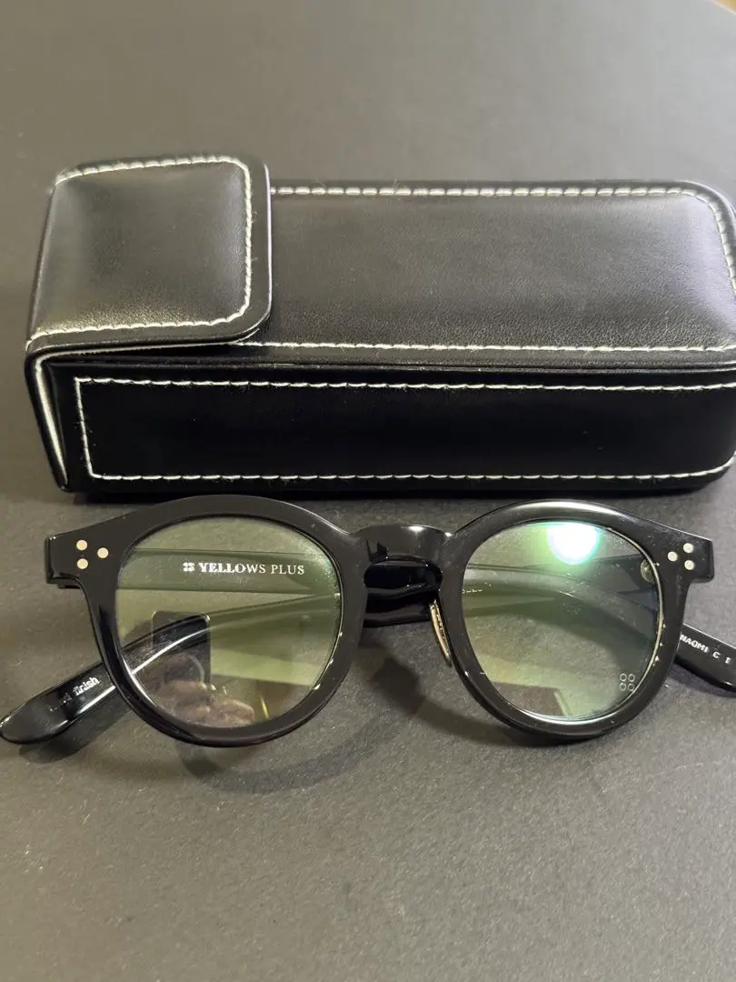 Thumbnail of YELLOWS PLUS NAOMI Black, with case