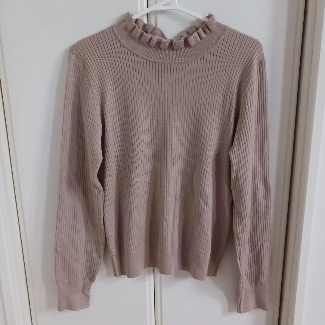 Thumbnail of ☆GU☆ Neckline Design Knit
