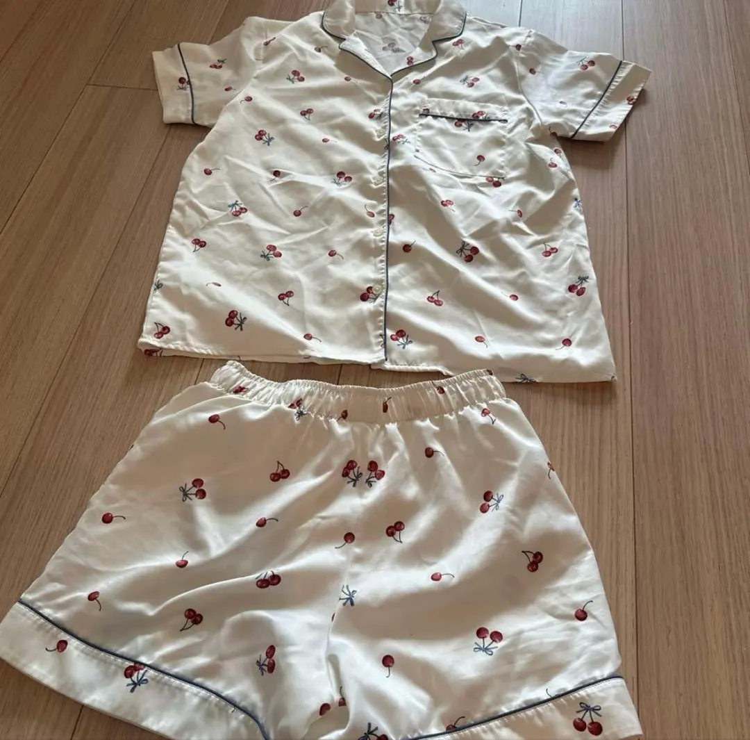 Thumbnail of Cherry print room wear set (top and bottom) - GU, cherry design, size S
