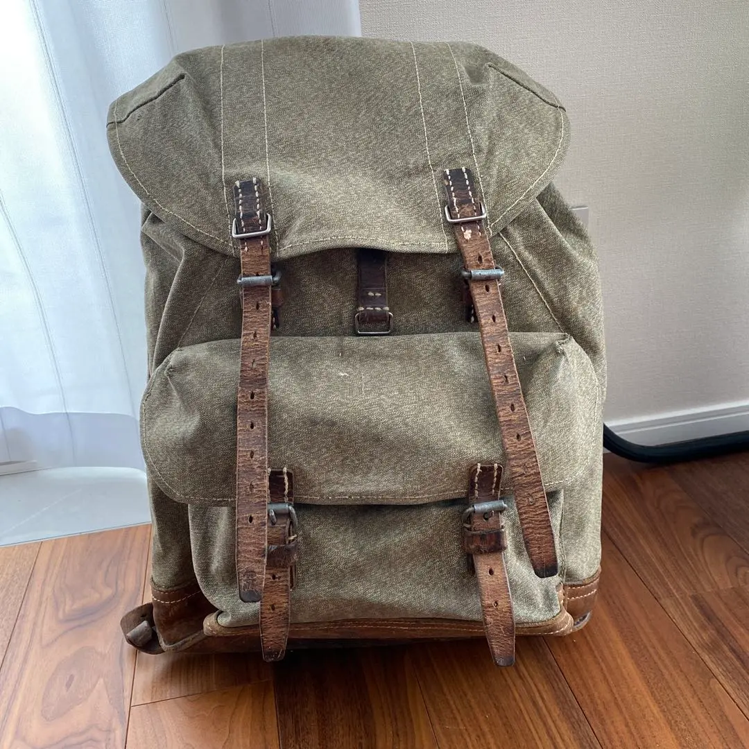 スイス軍　山岳部隊用　大型バックパック　１９７７年製ビンテージ　状態非常に良品！ スイス軍/マウンテンリュック/ヴィンテージ/バックパック/山岳隊