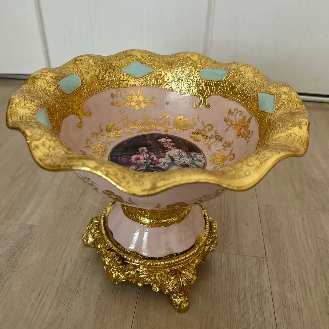 『イタリア製』ロココ椅子とラッパの天使イタリアンエンジェル艶と薔薇の装飾美しい イタリア製』ロココ椅子とラッパの天使イタリアンエンジェル艶と