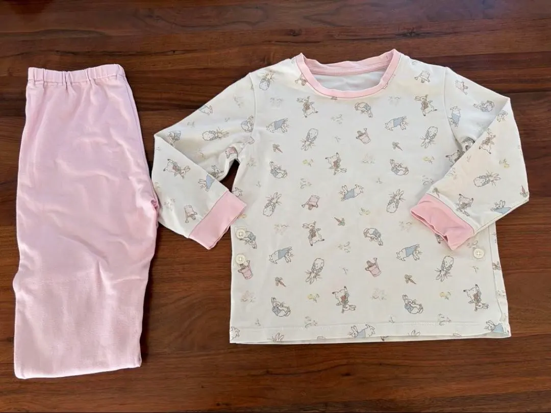 Thumbnail of UNIQLO Peter Rabbit Pink Long-Sleeved Pajamas 110cm