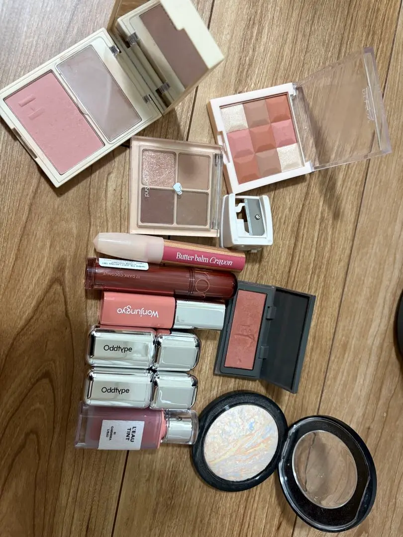 Thumbnail of Cosmetics set