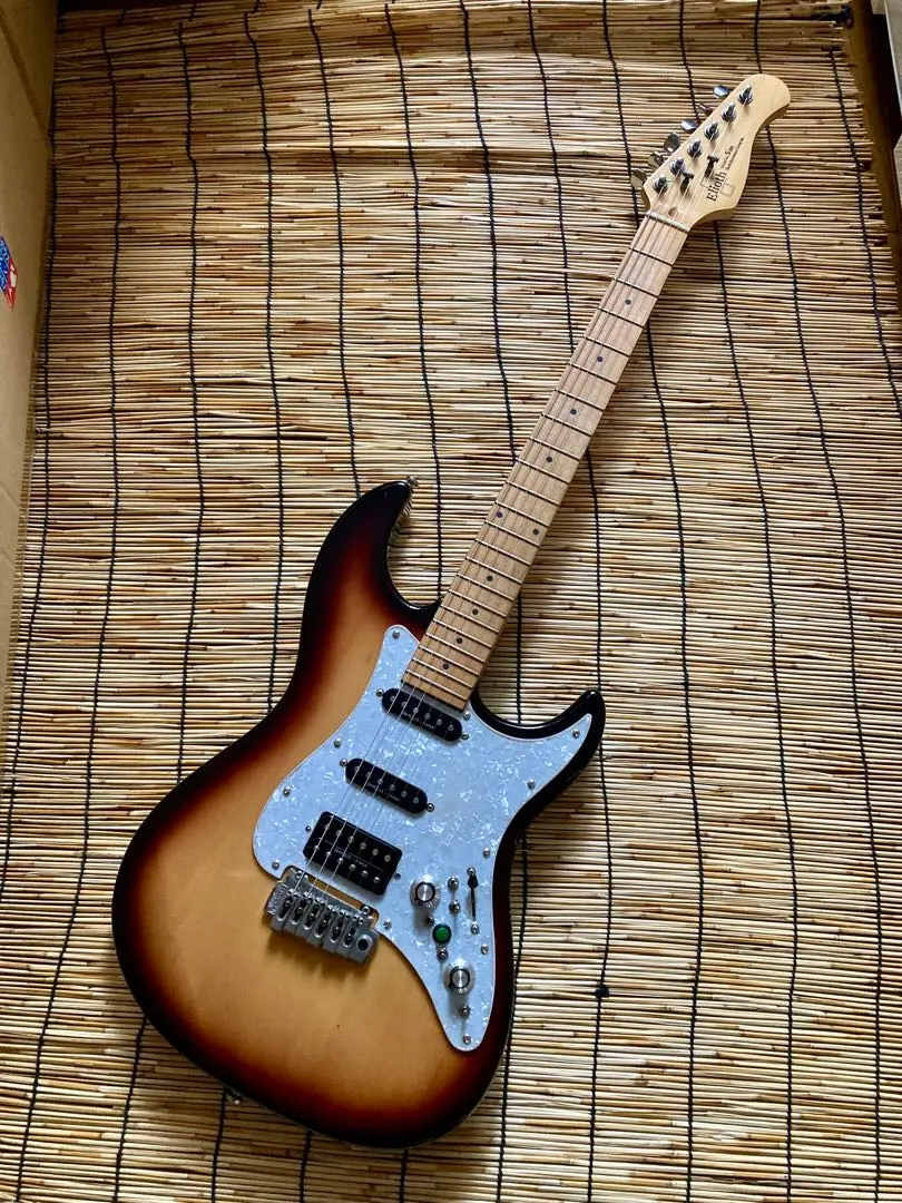 調整済み　いい音　Elioth S305 上位機種　ストラトキャスタータイプ 調整済み いい音 Elioth S305 上位機種 ストラトキャスター