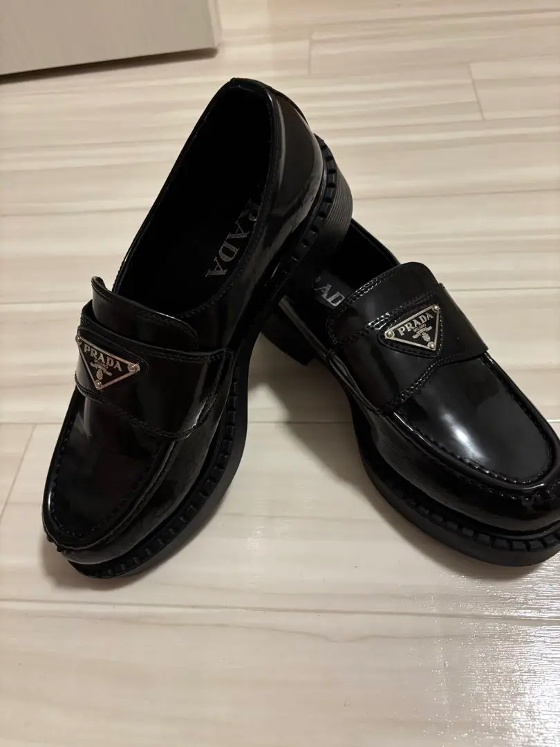 2025年最新】prada ローファー 並行輸入の人気アイテム - メルカリ