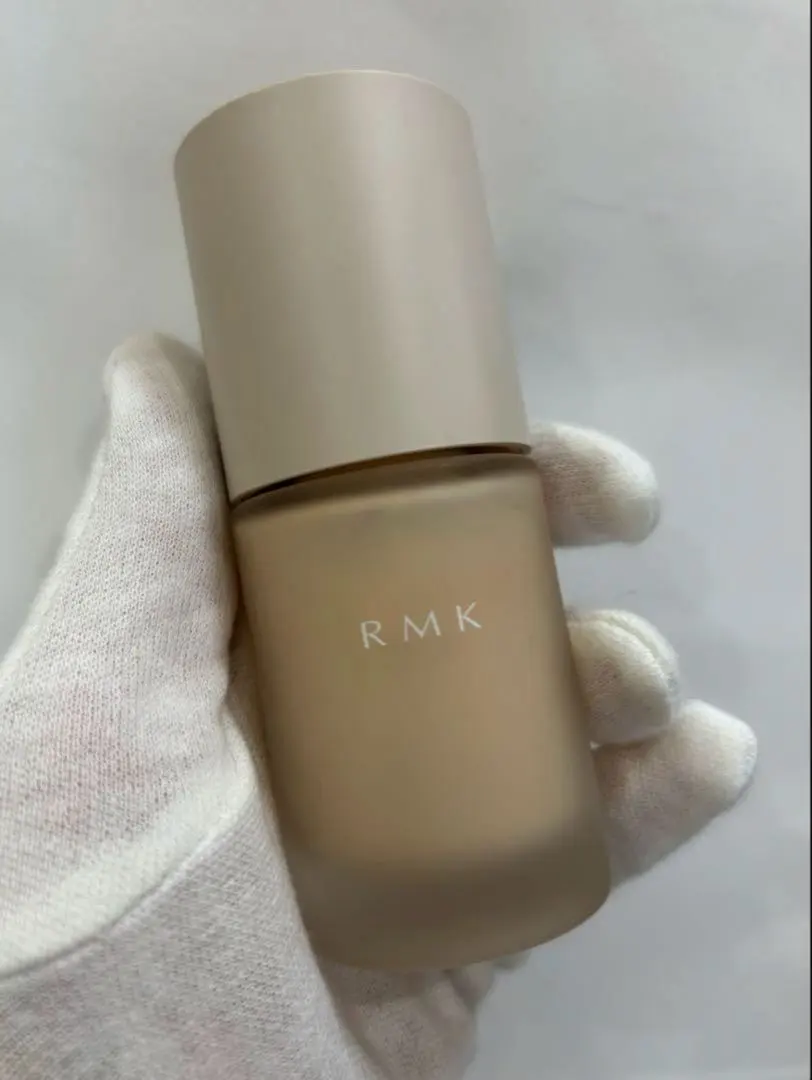 Thumbnail of RMK 201 Liquid Foundation Flawless Coverage