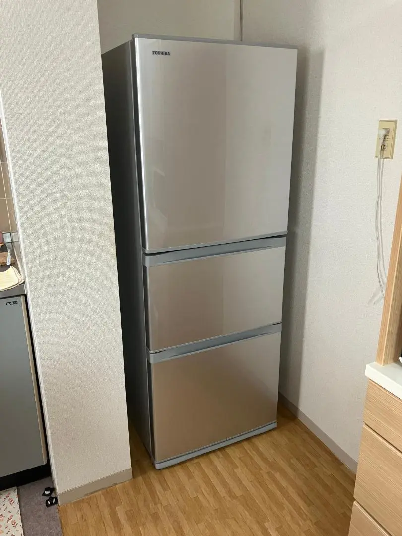 再出品【美品・動作良好】東芝 冷蔵庫 GR-G34S 340L 3ドア シルバー TOSHIBA 中古 340L 自動製氷機能搭載 3ドア冷蔵庫 東芝 GR-34ZX