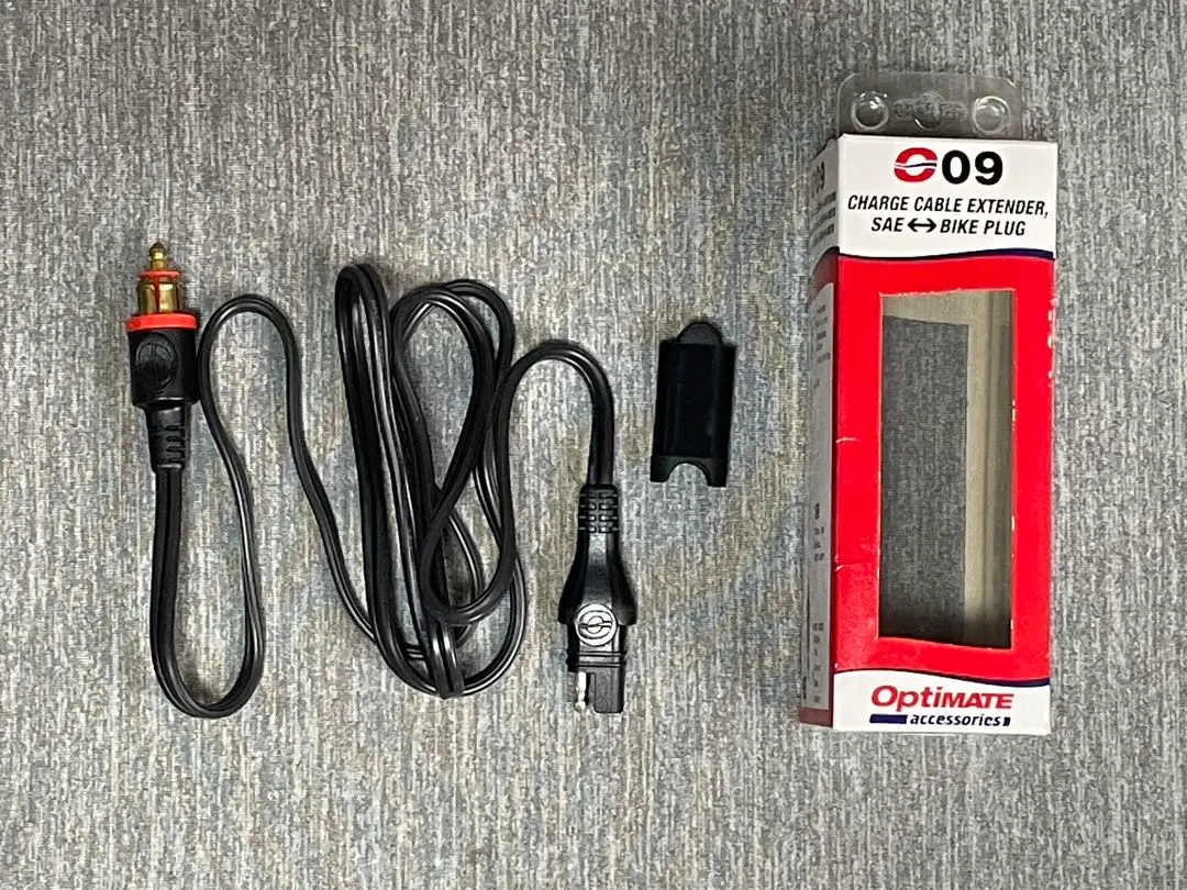 と*え様 新品　BMW Motorrad 純正 USBソケット（ヘラーソケットと Dual USB ソケット 【BMW純正交換用】