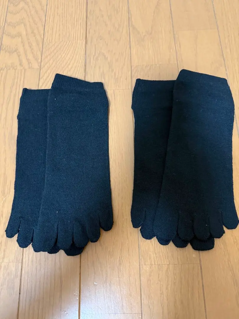 Thumbnail of Ankle five-finger socks, black