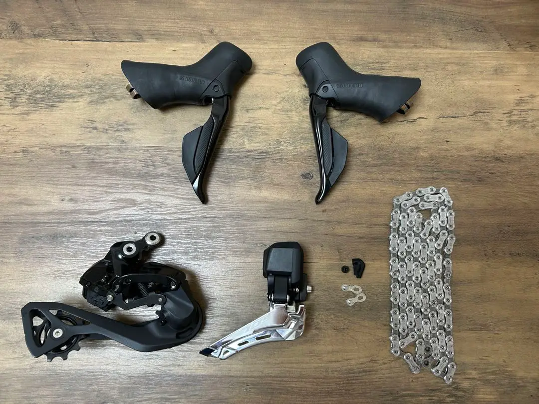 Shimano 105di2 レバー、ディレイラー、スプロケセット Shimano 105di2 レバー、ディレイラー、スプロケセット