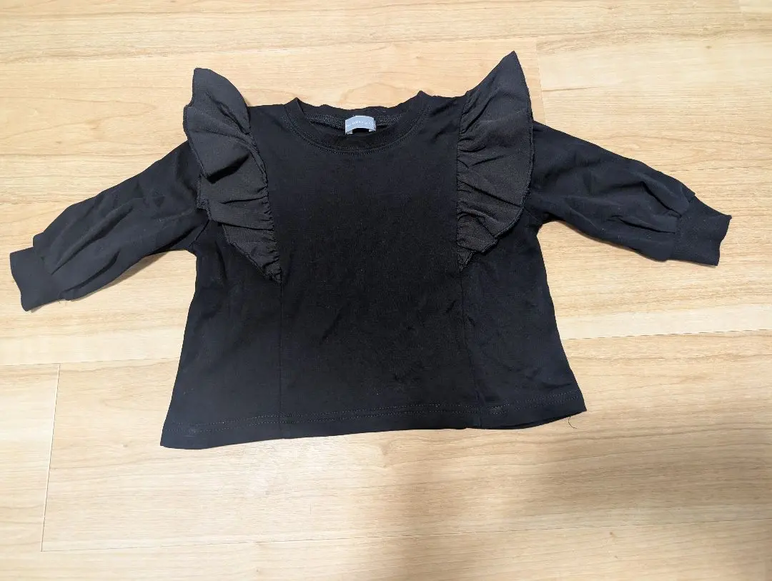 Thumbnail of Excellent condition Shimamura black long-sleeved cut-and-sew top with frills, 80cm