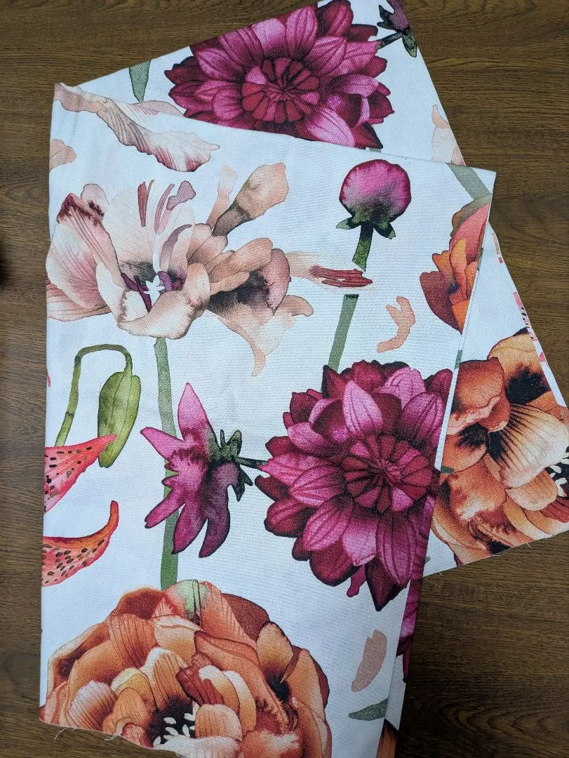 PENTIK FANTASIA 花卉圖案 純棉印花布 的縮圖