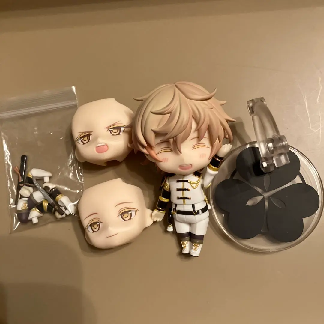 刀剣乱舞　ねんどろいど　フィギュア　物吉貞宗 Amazon.co.jp: ねんどろいど 刀剣乱舞-ONLINE- 物吉貞宗 ノン