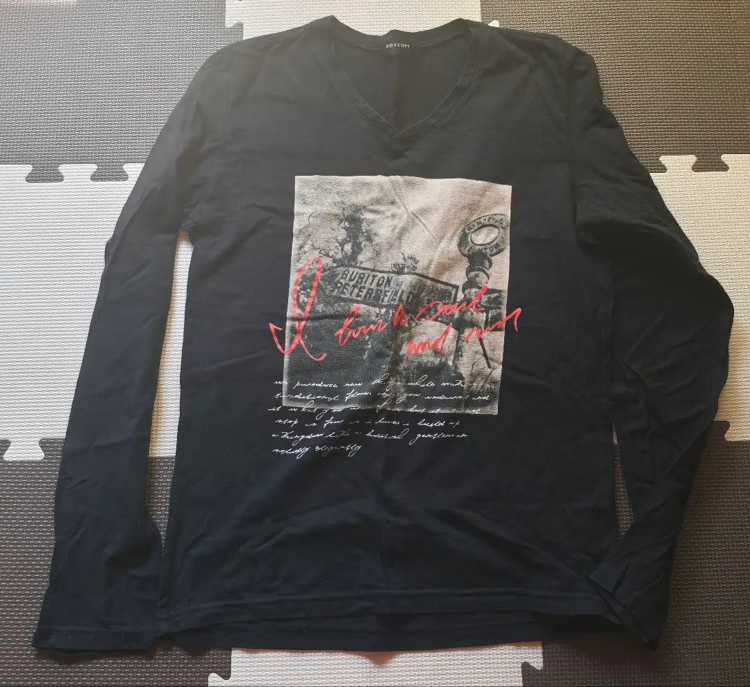 Thumbnail of BOYCOTT Black V-neck long-sleeved cut-and-sew